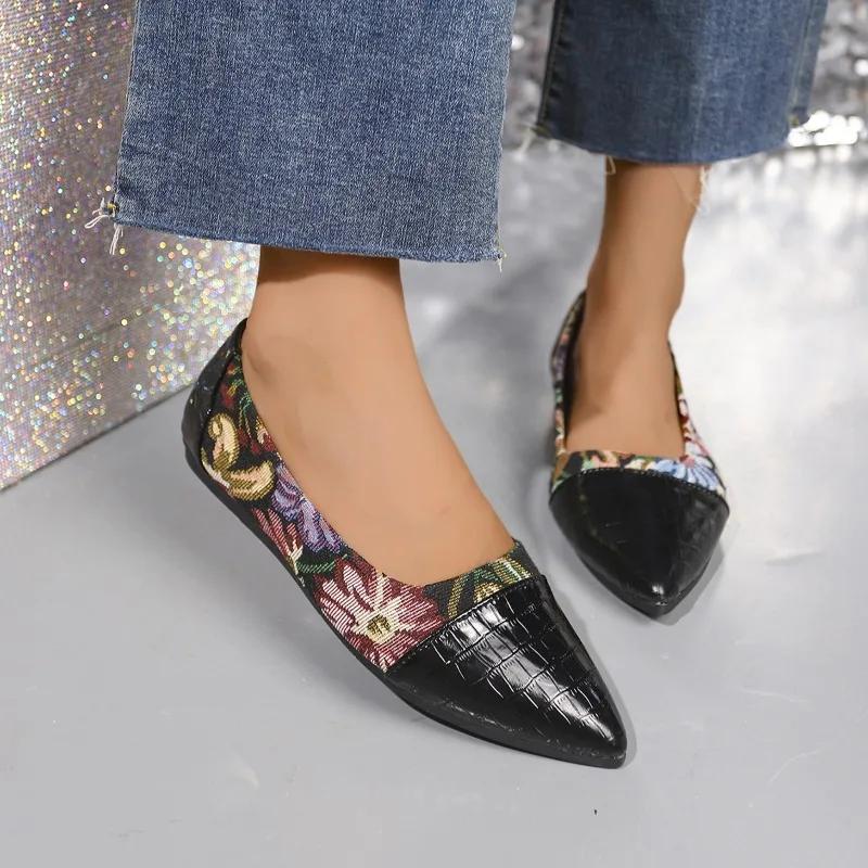 2024 Women's Flat Bottom Printed Outdoor Fashionable and Comfortable Pointed Toe Flat Non-Slip Breathable Casual Loafers
