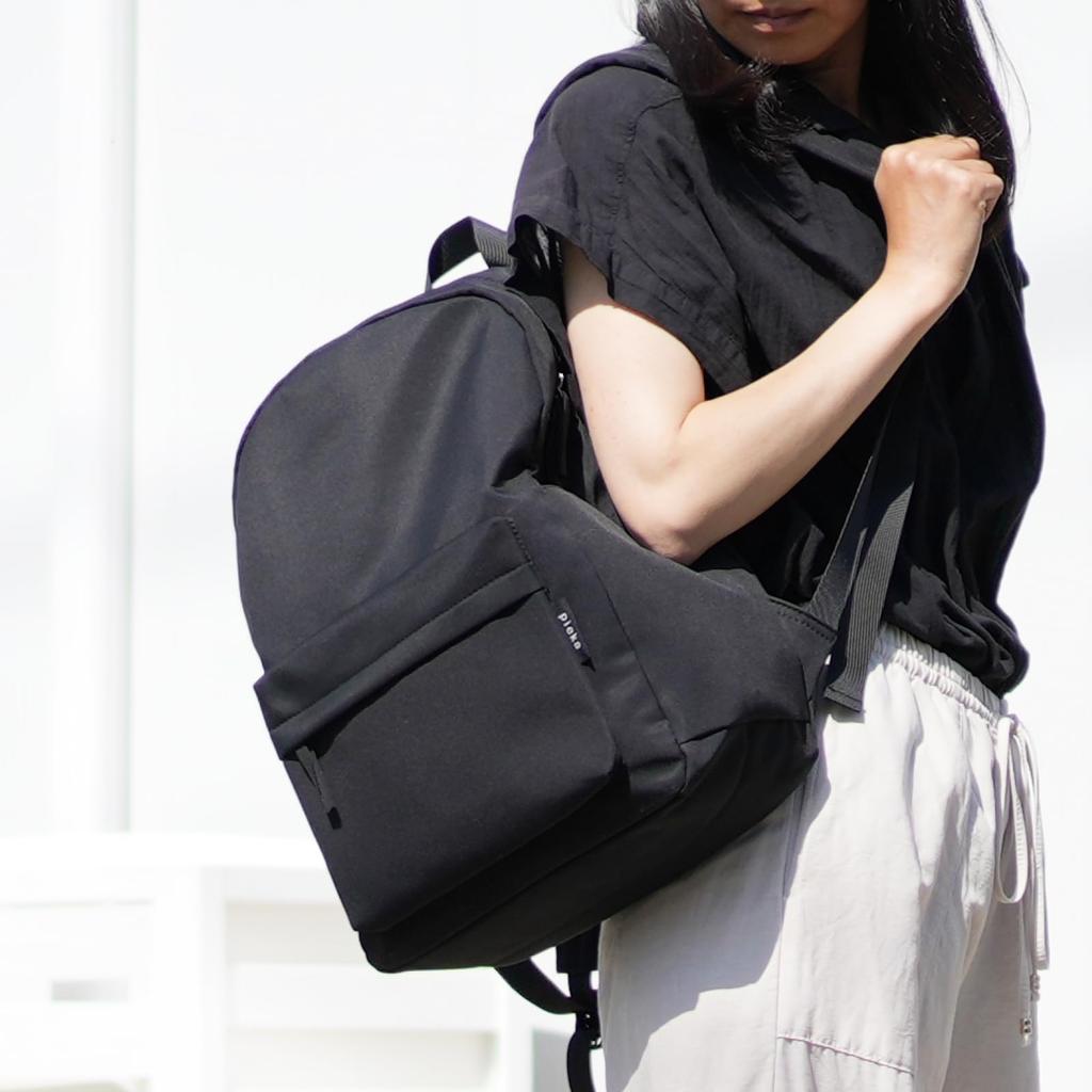 Pieka Damen Leichter Stadtrucksack mit 7 Taschen, 17L Fassungsvermögen, Wasserabweisendem Nylon und Flaschenhalter (Größe MSchwarz)