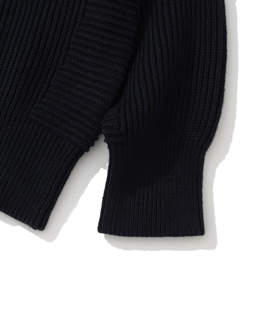 KNITTED Vintage Palm Tree Minimal Round Knit Black