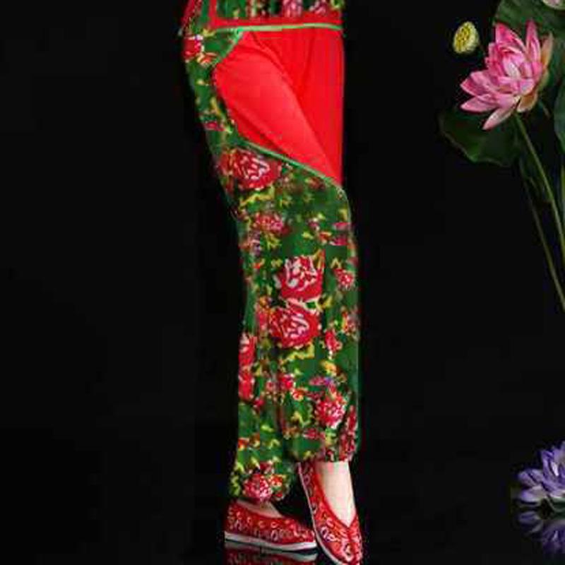 Red Yangge Dance Set for Middle-aged & Elderly Fitness Performances