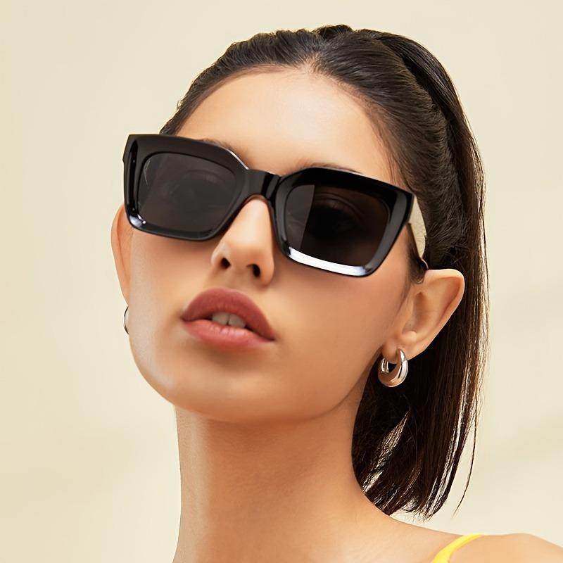 Leopard Square Fashion Sunglasses for Women Men Retro Fashion Anti Glare Sun Shades for Vacation Beach Party