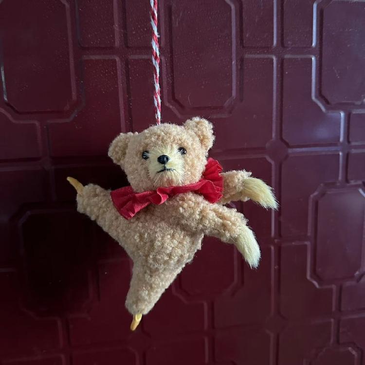 Charm Dancing Bear Plush Pendant Cartoon Bear Keychain Pendant for Bags and Car Suitable for Kids and Adult Present