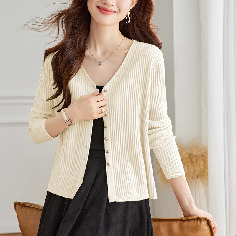 Simple and Fashionable V-neck Sweater for Women In Spring New V-neck Slim Solid Color Cardigan Top for Women