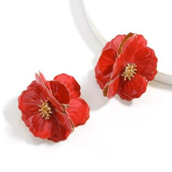 

Yang Caiyu Inspired Retro White Petal Earrings for Women - High-End Niche Design 2024