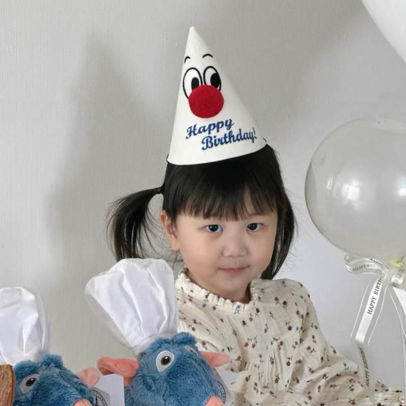 Accessoire d'ambiance Chapeau d'anniversaire Dessiné à la main Tissu non tissé Chapeau d'anniversaire Graffiti Doux Chapeau d'anniversaire Princesse Fête d'anniversaire
