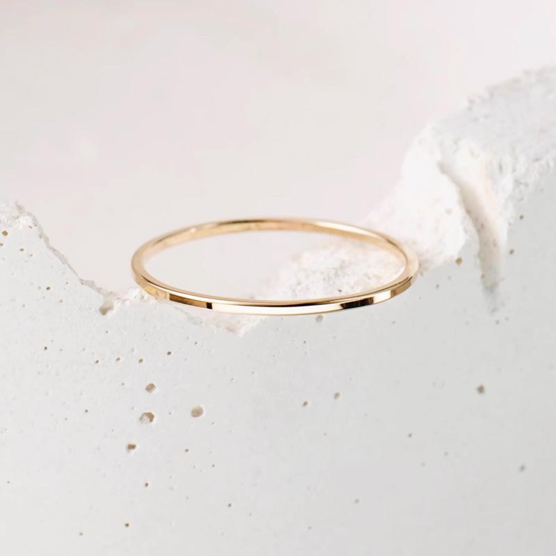 

1Pcs Women s minimalist style extremely fine aperture plain ring made of stainless steel, 5