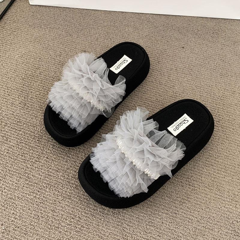 

Маленькие толстоподошвенные маффины и увеличивающие рост крутые тапочки Женские 2025 лето новая однотонная милая легкая роскошь тапочки на перемычке 40 светло-серый