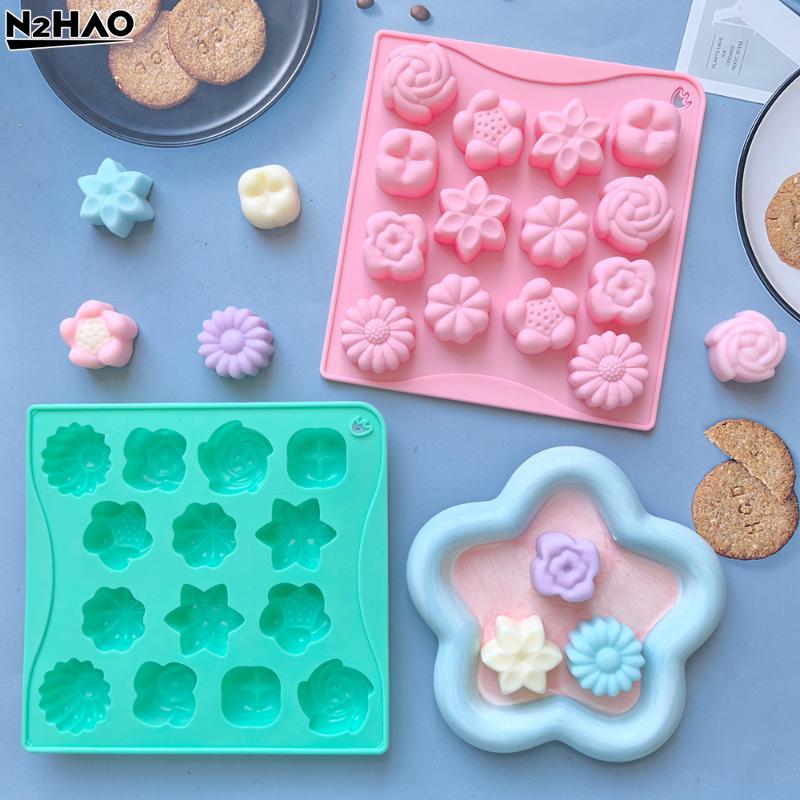 1 Stück Küche Handgefertigtes Backwerkzeug Mini 14-Kammer 7 Kleine Blumenförmige Süßigkeiten Schokolade Kekse Silikonform