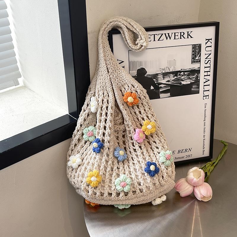 Flowers Knit Shoulder Bags for Women Hollow Design Large Capacity Ladies Tote Bag Versatile Commuter Femlae Beach Handbags