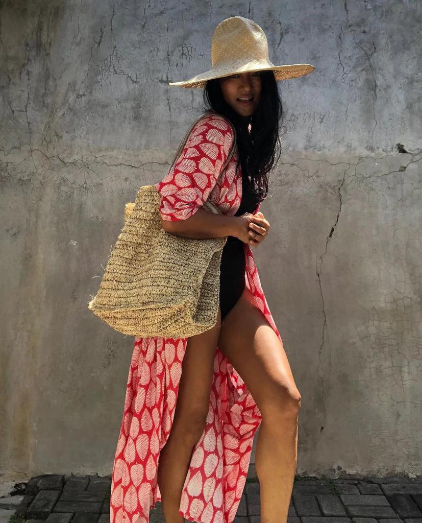 Cardigã Cover-Up de Viscose com Estampa de Folhas e Proteção Solar