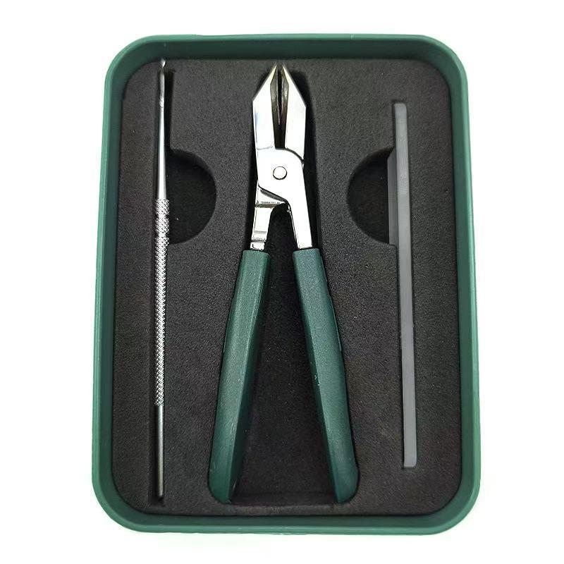 Precision Anti-Splash Ingrown Nail Clippers with Slanted Tip and Groove Repair.