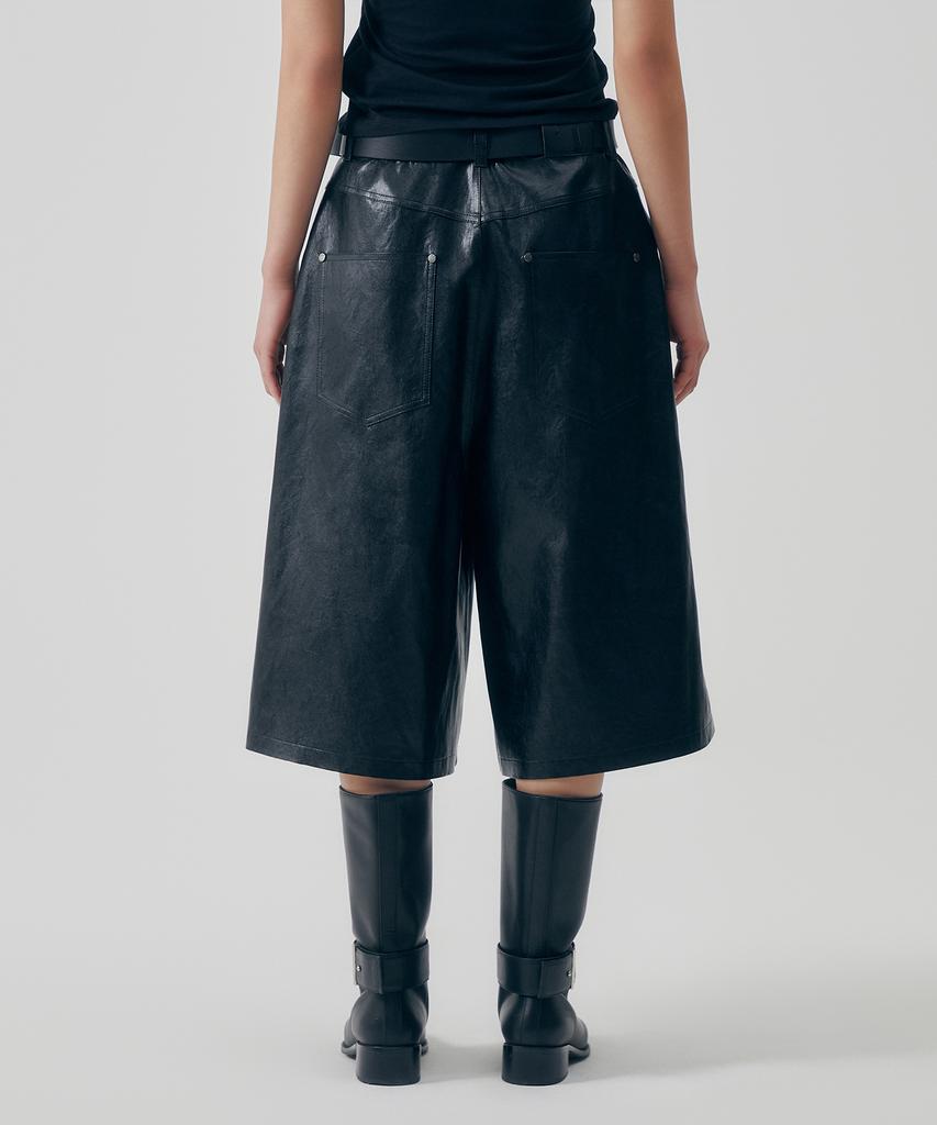 Teulimingbeodeu Distressed Leather Set-Up Shorts [ Black ]