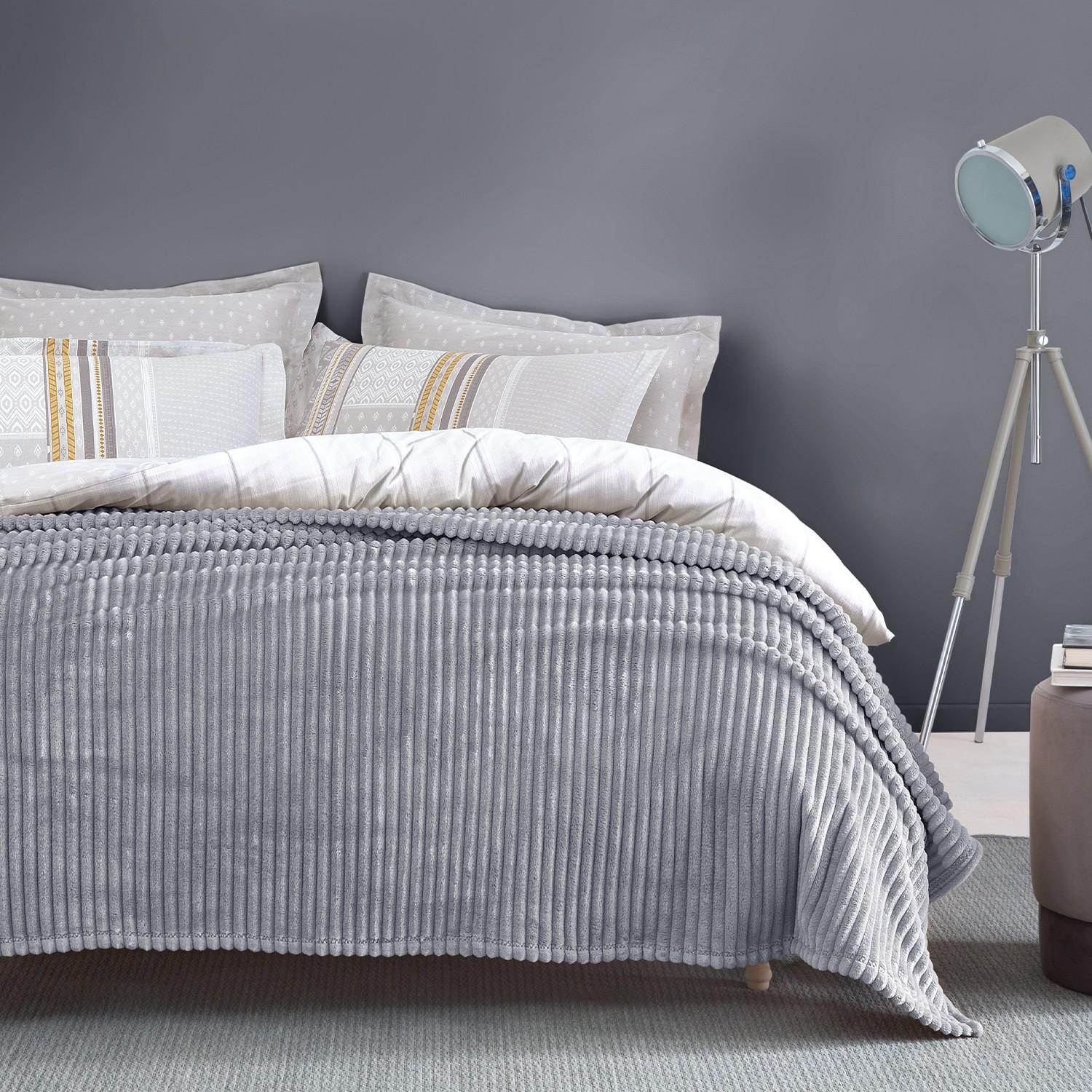 

Yataş Bedding Holly Wellsoft Blanket Double