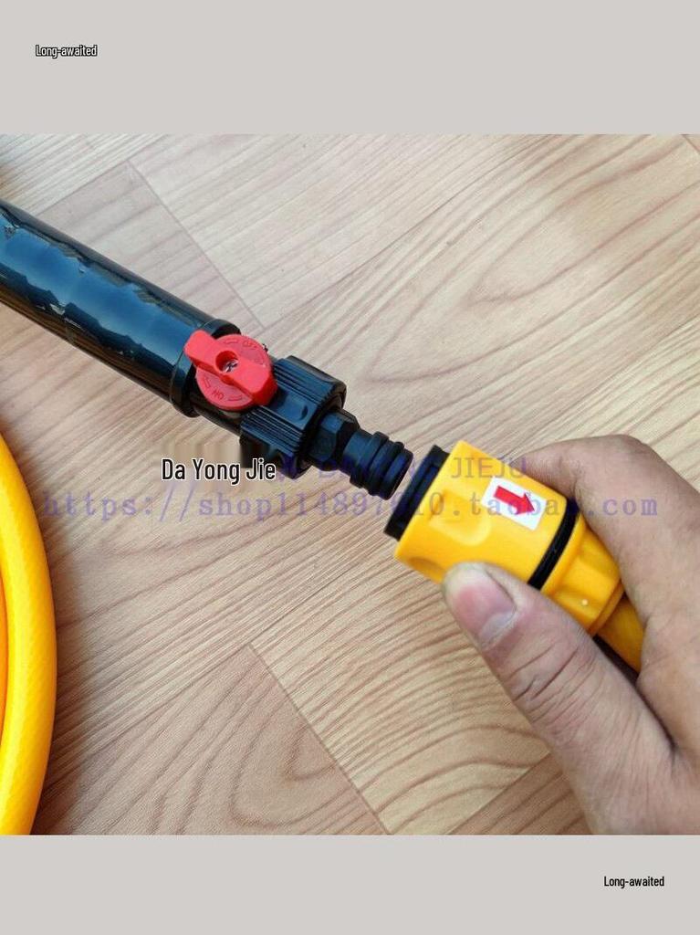 Telescopic Handle Car Wash Brush with Soft Bristles & Water Spray