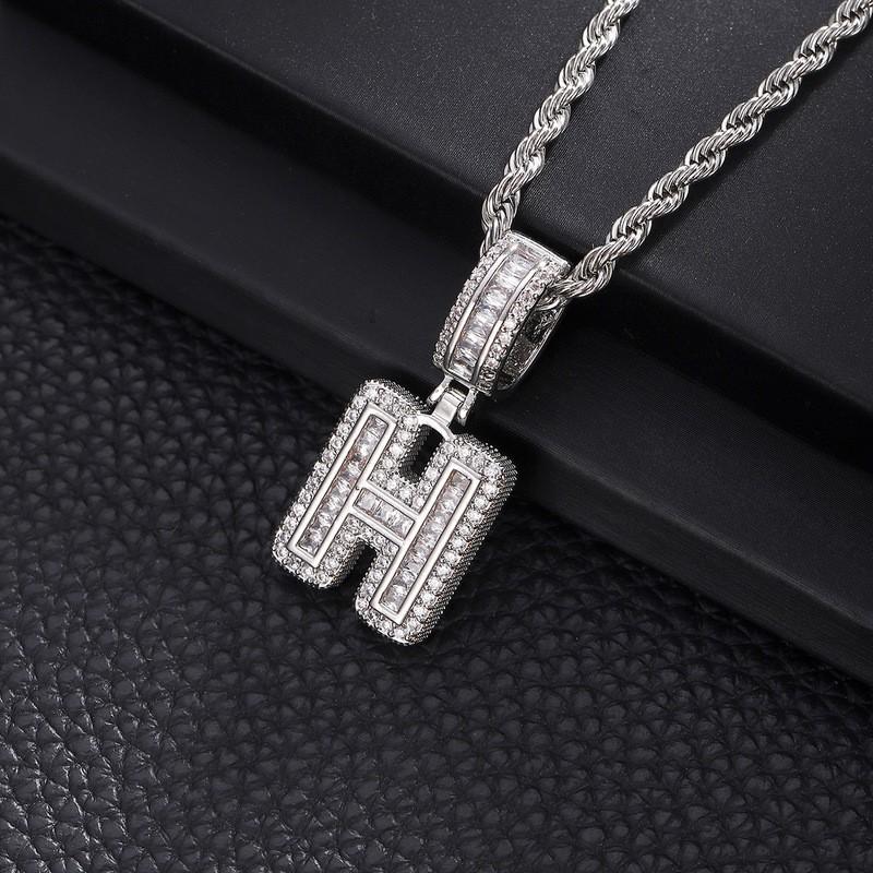 Collana con Ciondolo Lettera in Rame con Incastonatura in Zirconia Stile Hip Hop Alfabeto Iniziale Charms Donna Uomo Gioielli Trendy