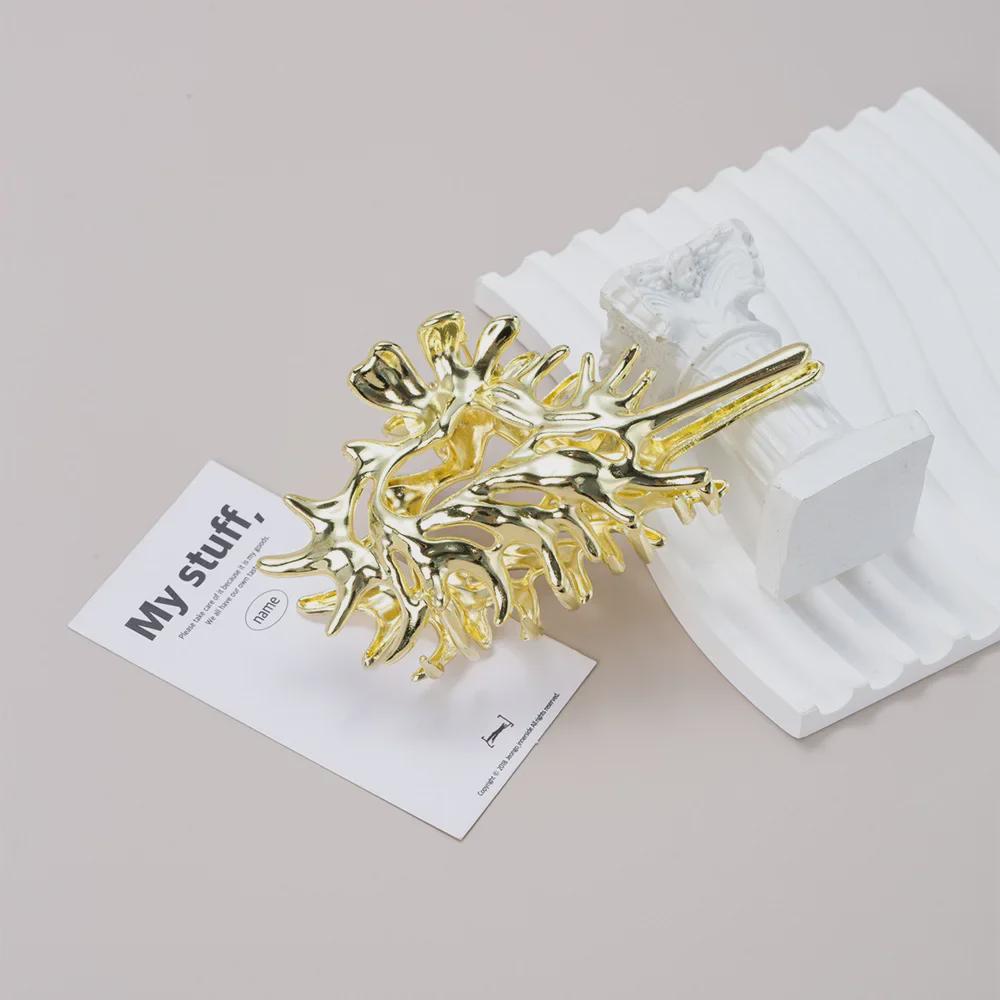 Multicolor Conch Shark Hair Clip - High-End Back Hair Accessory Design