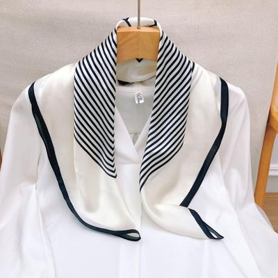 Accessoires – Schals & Tücher