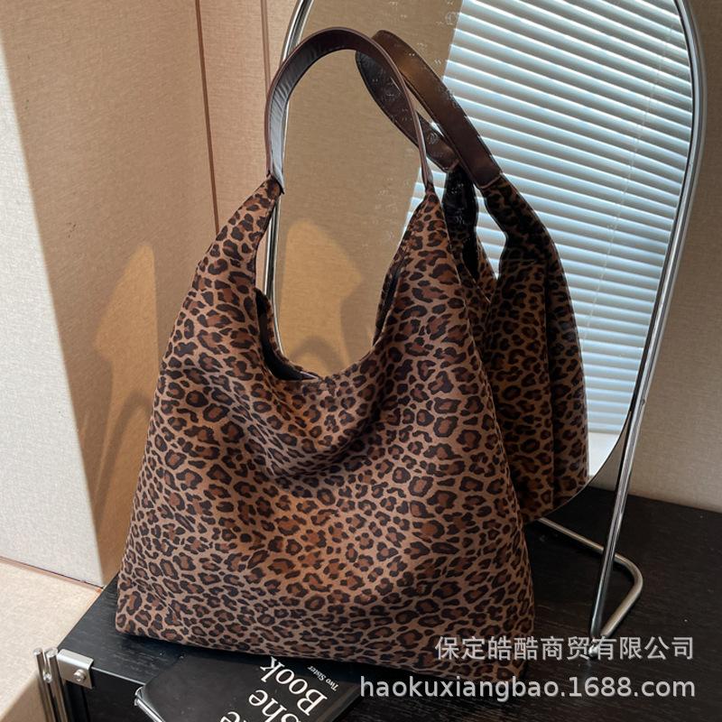 Leopard Print Bag Women's Large Capacity 2025 New Autumn and Winter Leisure Shoulder Mother and Child Bag Versatile Work Commuter Tote Bag
