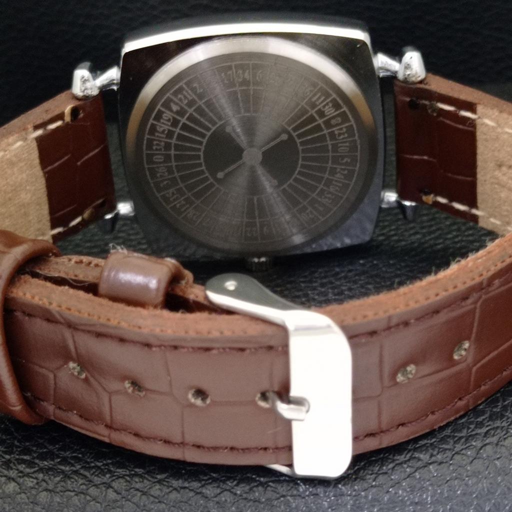 VINTAGE HAND-WINDING SWISS POKER FACE MENS REFURBISHED WHITE WATCH A700903-5 R205a-a700903