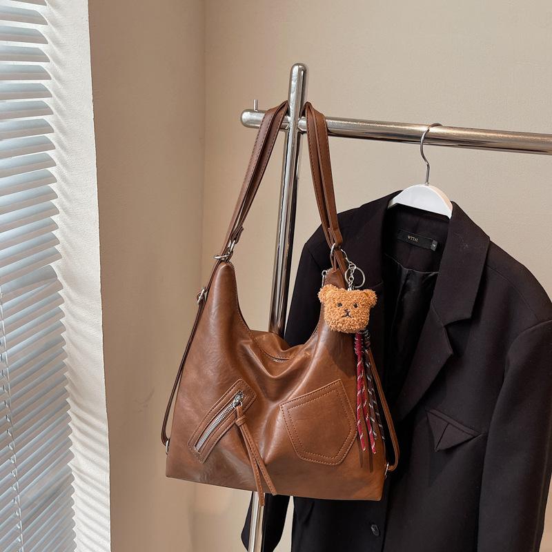 Large Capacity Tote Bag Women's 2025 Autumn New Niche Casual Foreign Style Underarm Bag Commuter Shoulder Backpack