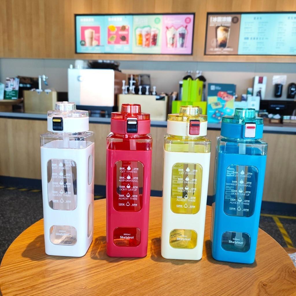 900ml Plastic Portable Water Bottle Cartoon Sealing Straw Lightweight Drinking