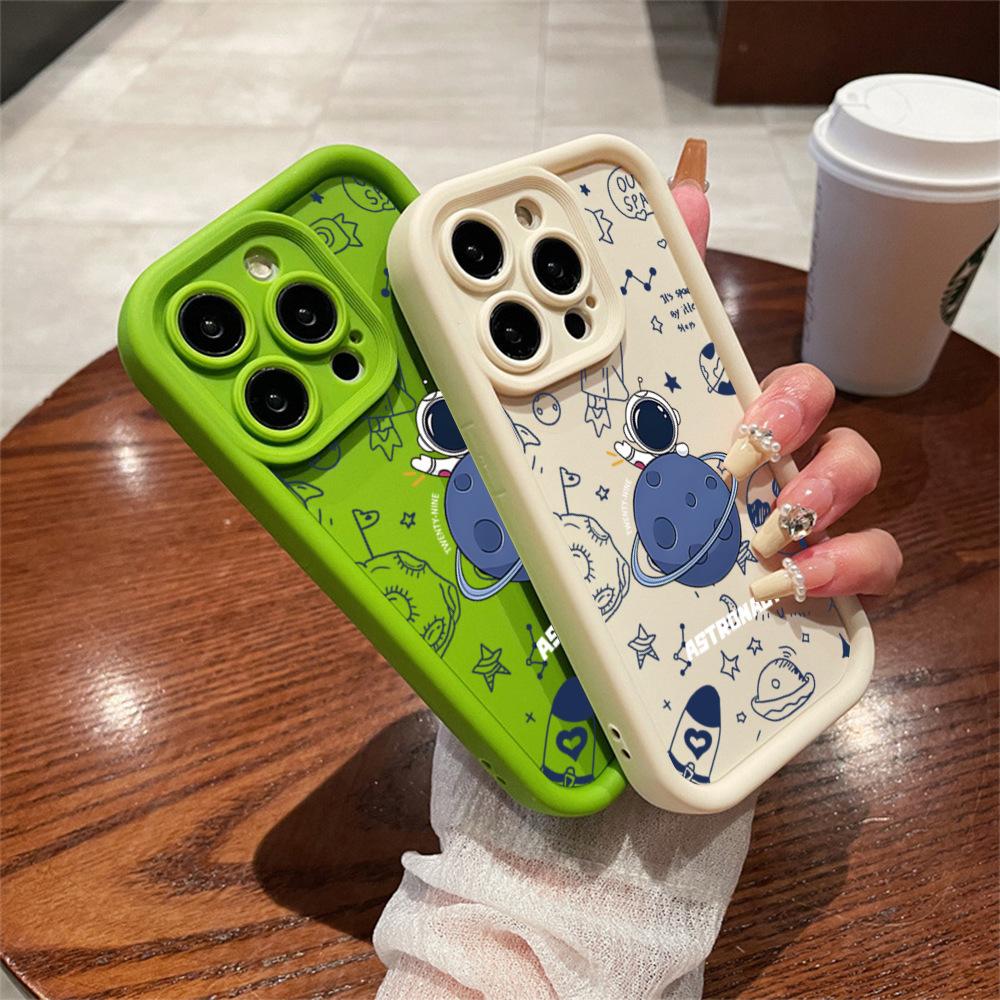 ins Internet celebrity same astronaut mobile phone case Apple 15Pro couple 14 silicone soft case iPhone17 anti-drop