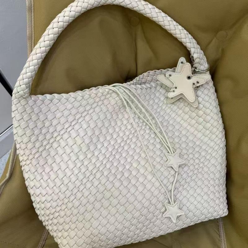 Sense design hand-woven bag large capacity tote bag casual lazy wind single shoulder underarm bucket bag