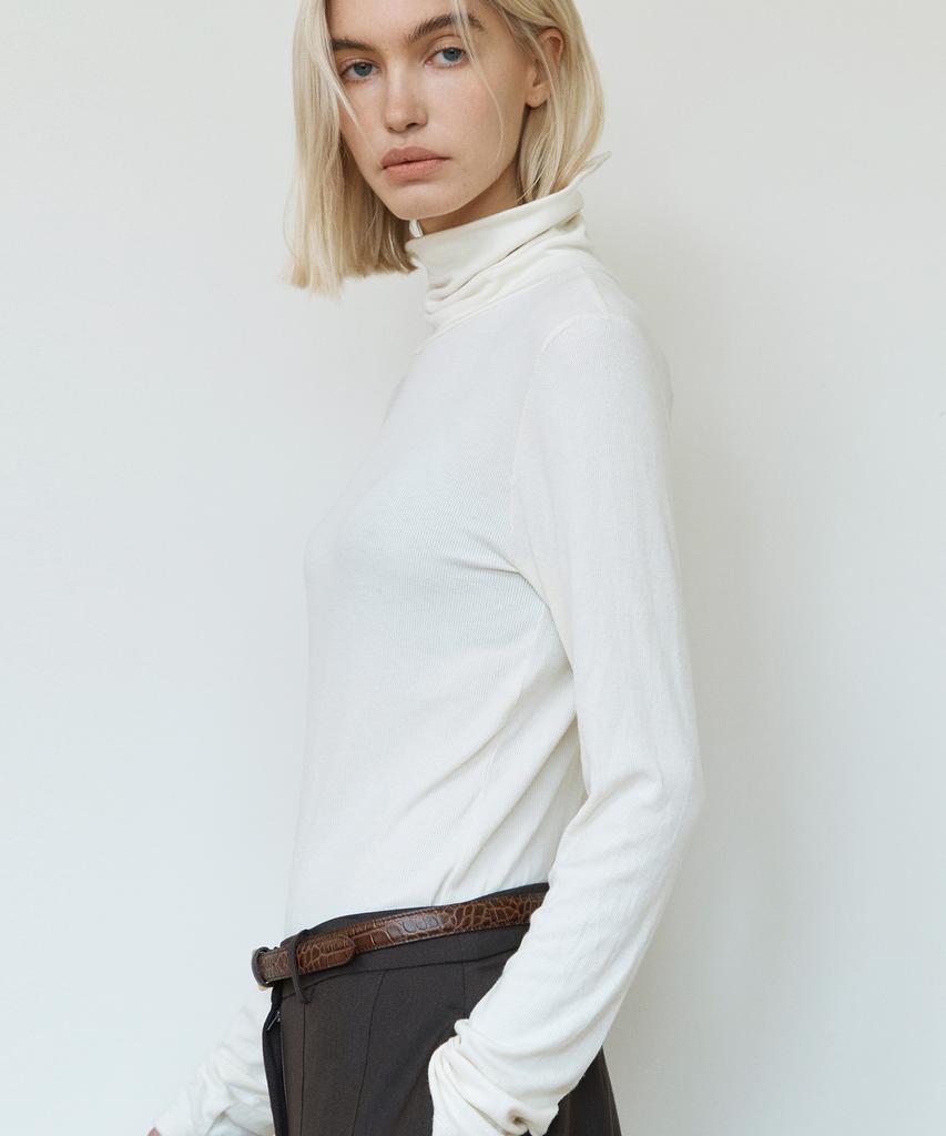 IHR Button Detail Turtleneck / Ivory