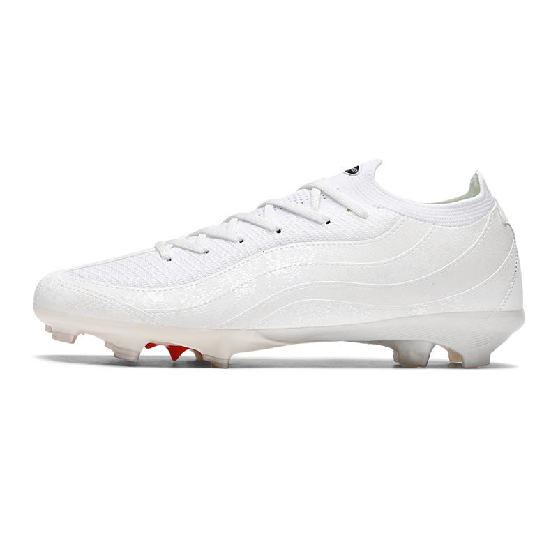Neue Herren-Fußballschuhe Professionelle Fußballstiefel Rutschfeste Stollen FG/TF Rasen Outdoor-Training Athletische Sneaker 35 weiß