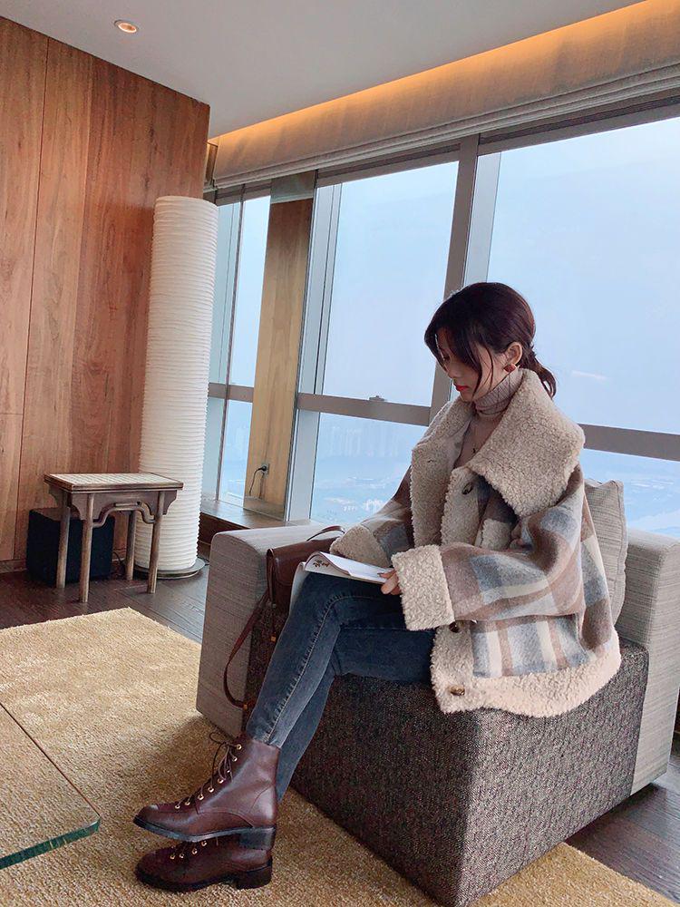 2025 Trendy Women's Plaid Lambswool Coat for Autumn/Winter - Thick, Cozy Outerwear