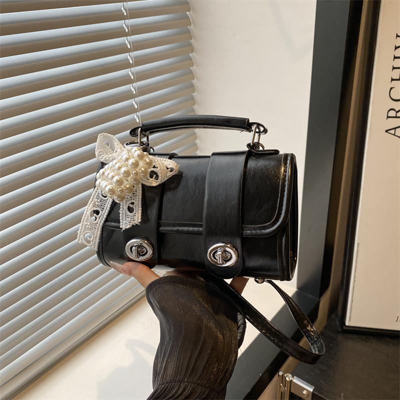 Street Style Small Pu Shoulder Bag With Stitching For Daily Casual Wear