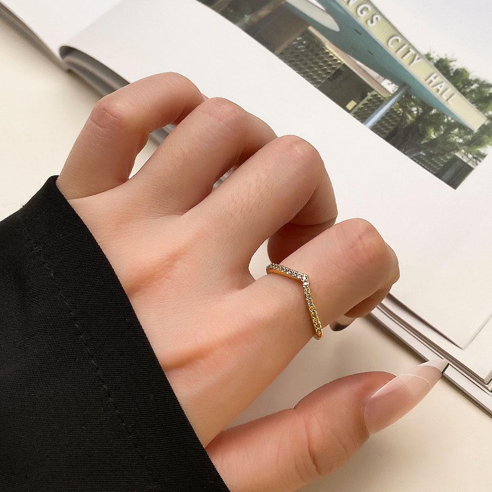 Eco-friendly Rhinestone V-shaped Ring for Women - Versatile, Stylish, and Sweet Hand Jewelry