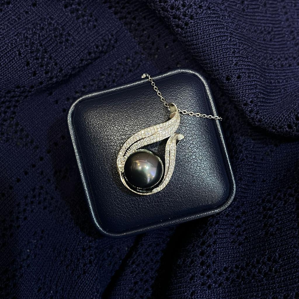 Tillbehör till Bröllopsmiddag Svart Pärlhänge Halsband Damens Lätta Lyx Nyckelbenskedja Premium Halsband