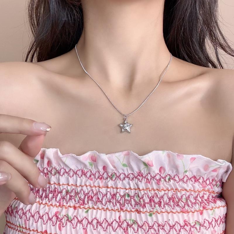 Trendy Rhinestone Star Pendant Necklace Gold Silver Color Non-fading Women Jewelry for Family Gathering Party Wear