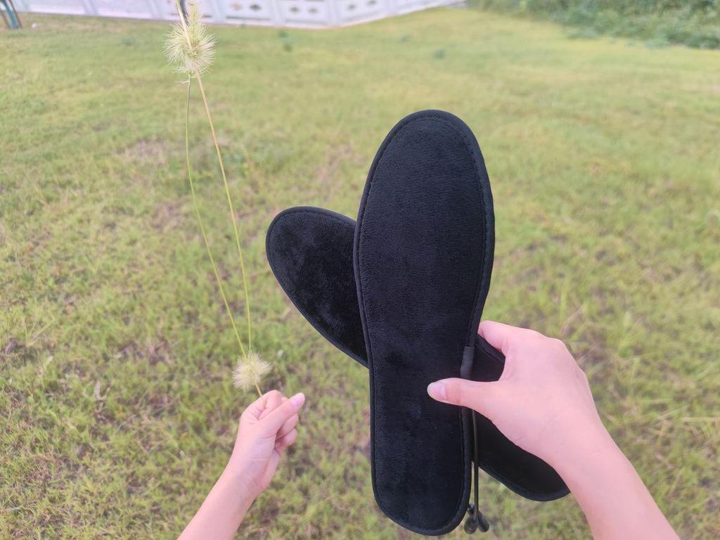Winter Warm USB Self-Heating Insoles: Non-Rechargeable Cold-Proof Electric Insoles