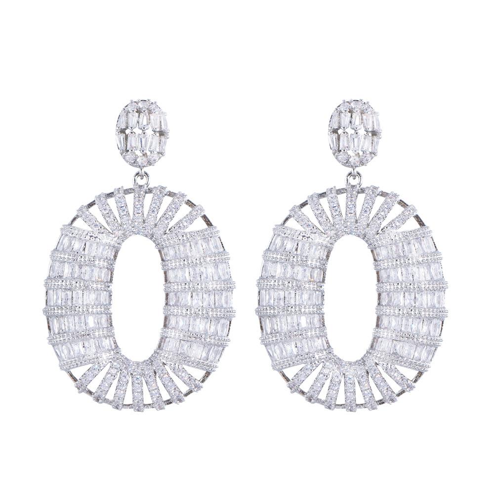 Französische Schwerindustrie Hohl Oval Geometrische Zirkon Ohrringe Atmosphärische Lange Bankett Ohrringe Kleiderzubehör