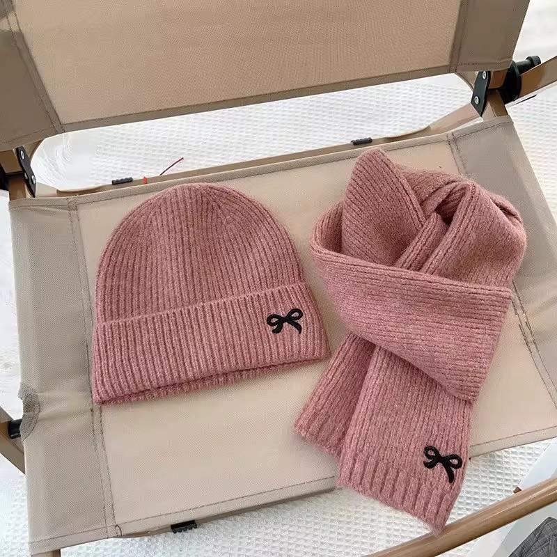 

Autumn Wool Beanie With Bow Detail And Soft Polyester Material