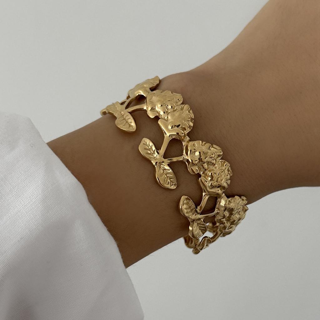 Vintage Stainless Steel Flower Heart Bracelet For Women Gold Color Irregular Geometric Cuff Bangles Bracelets Aesthetic Jewelry