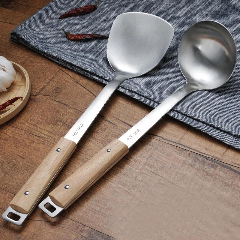 Wooden Handle Wok Spatula 304 Stainless steel spatula cooking Utensils spoon long handle Large Size turner Fried Steak Shovel