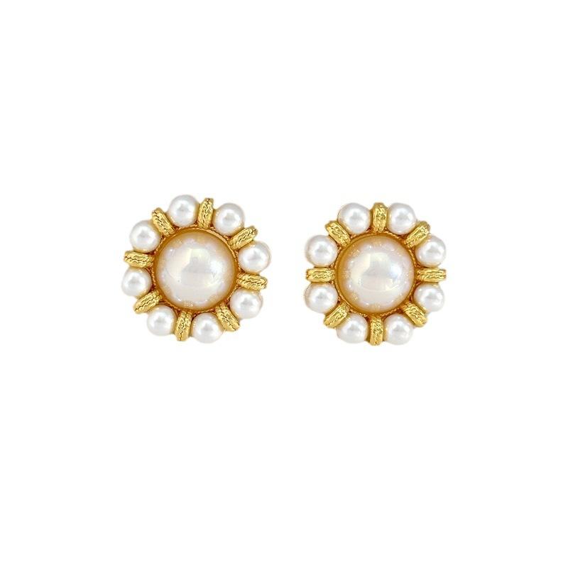 French Retro Stud Earrings, Small Fragrant Style Flower Earrings, Light Luxury And High-End Women
