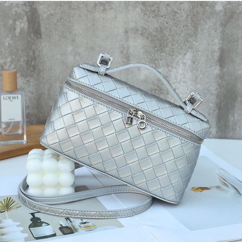 

Korean Style Retro Cowhide Woven Lunch Box Bag - Casual Fashion Handheld & Crossbody Square Bag 20cm Length, 7cm Width, 12cm Height