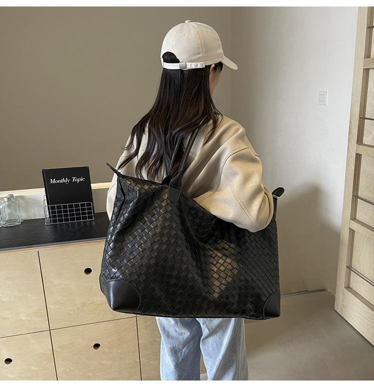 Fashion Woven Large-capacity Tote Bag Women's 2024 New Simple and Versatile Short-haul Shoulder Travel Bag Tide