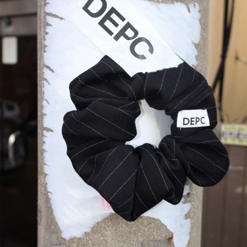 

depc СОВРЕМЕННАЯ РЕЗИНКА-СКРАНЧИ (ЧЕРНЫЙ) BLACK