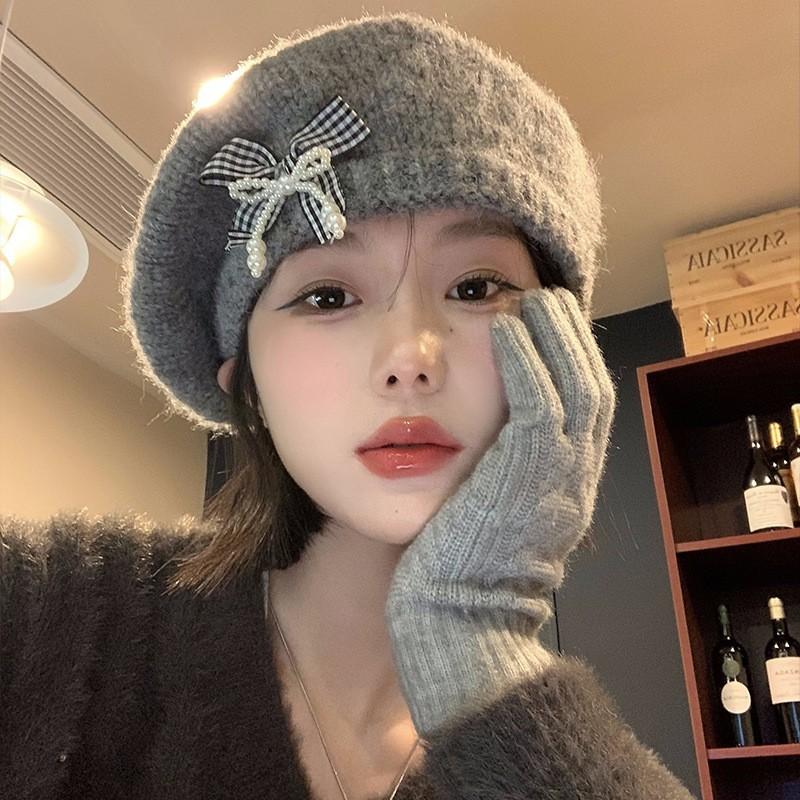 

Autumn and winter hat women s sweet bow knitted beret velvet warm big head circumference fashionable versatile painter hat One Size