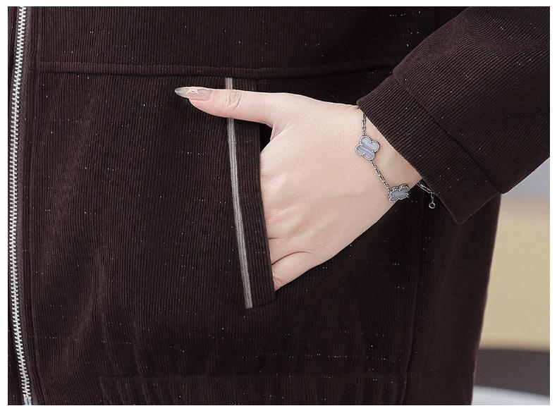 2025 Stylish Hooded Windbreaker for Mothers: Loose-Fit, Plus-Size Autumn Coat with Prints for Middle-Aged & Elderly Women