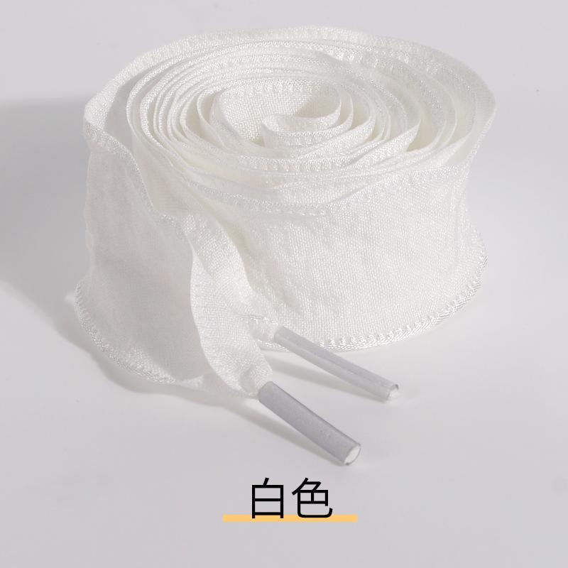 2.5cm Wide Ruffled Fish-Tail Flounce Single-Layer Shoelace in Colorful Black and White Wavy Trim