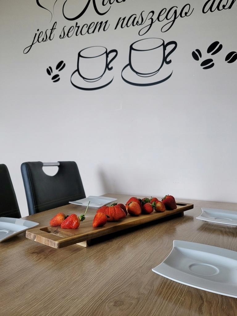 BOARD TRAY PLATE MADE OF ACACIA WOOD SERVING PLATE 30 cm LONG