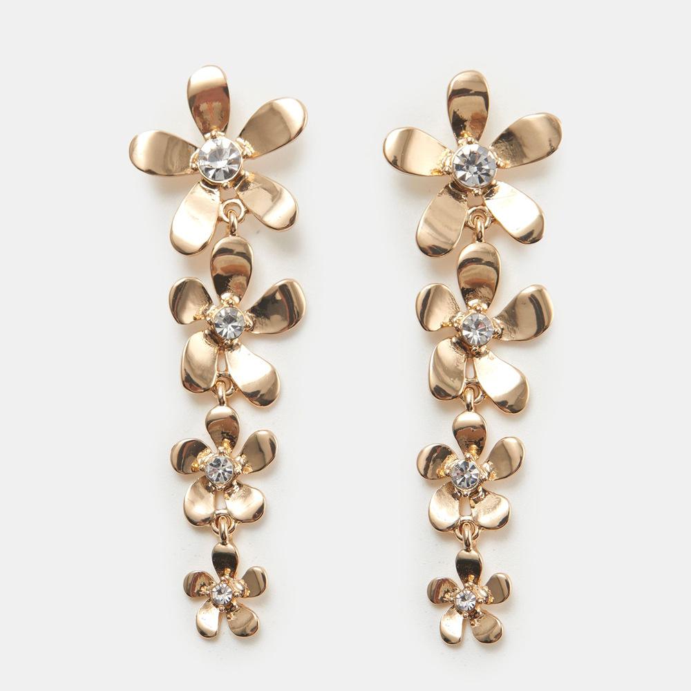 

Retro Floral Tassel Earrings: Chic, High-End, Exaggerated Style for a European & American Fashion Statement.