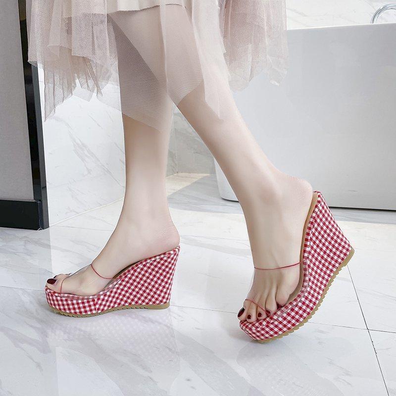 Glitter Slides Tøfler Kvinner Sommer Peep Toe on A Wedge Mote Sliders Sko Plattform Hæl Mules Jelly Myk Luksus Høy Blin