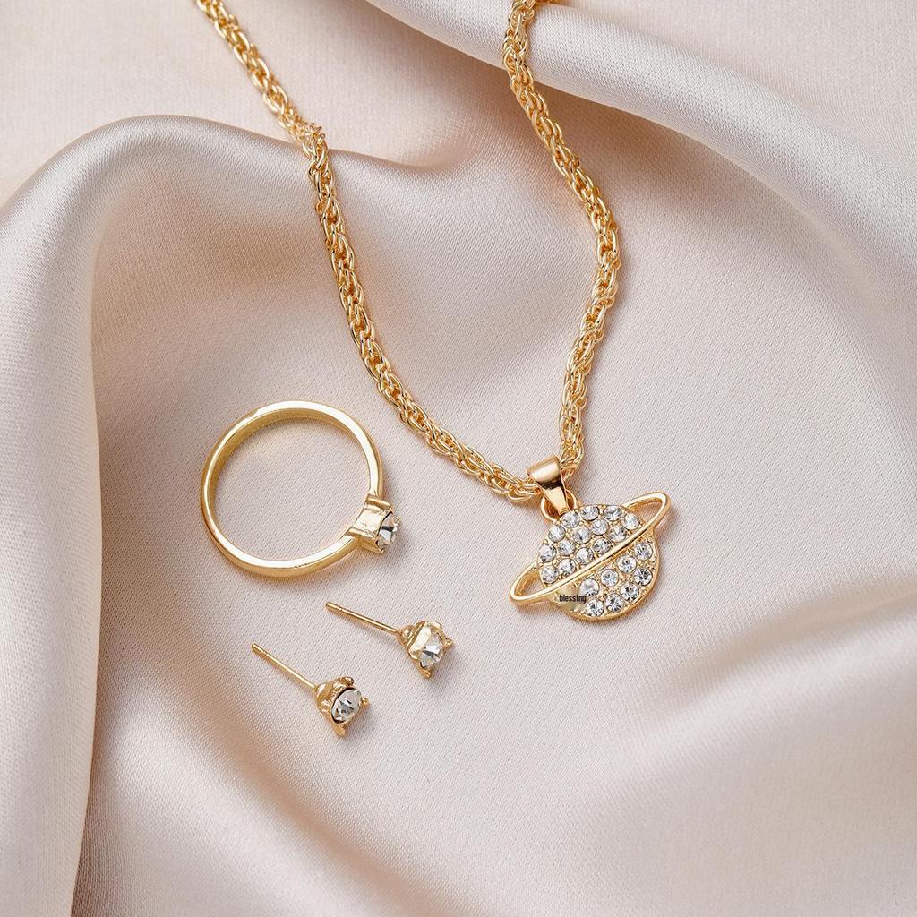 European-American Fashion Inlaid Diamond Heart Jewelry Set: Necklace, Zircon Earrings, and Ring.
